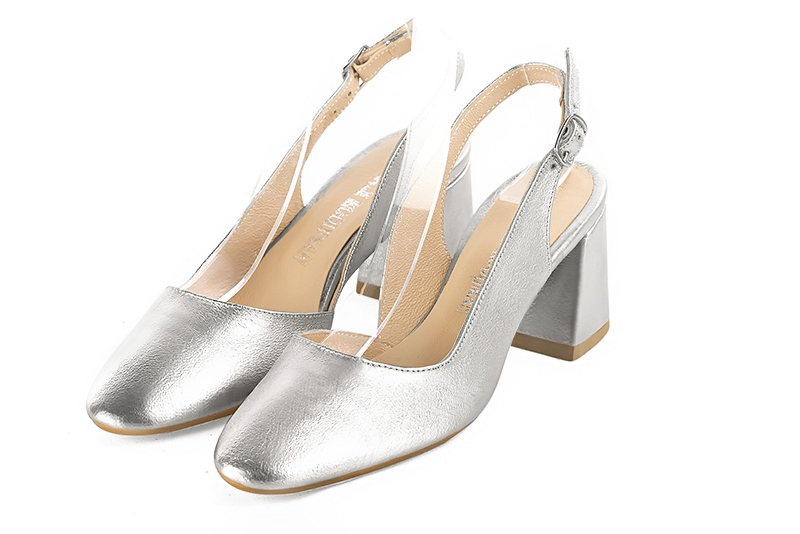 Light silver women's slingback shoes. Round toe. Medium flare heels. Front view - Florence KOOIJMAN
